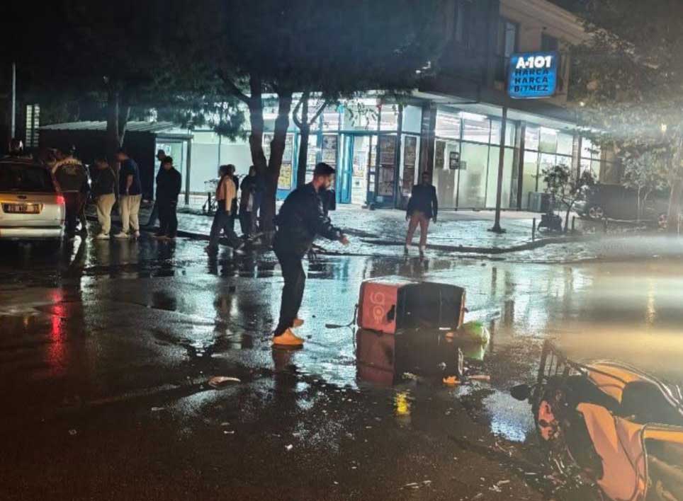 Denizli Moto Kurye Kaza Hayatini Kaybetti1