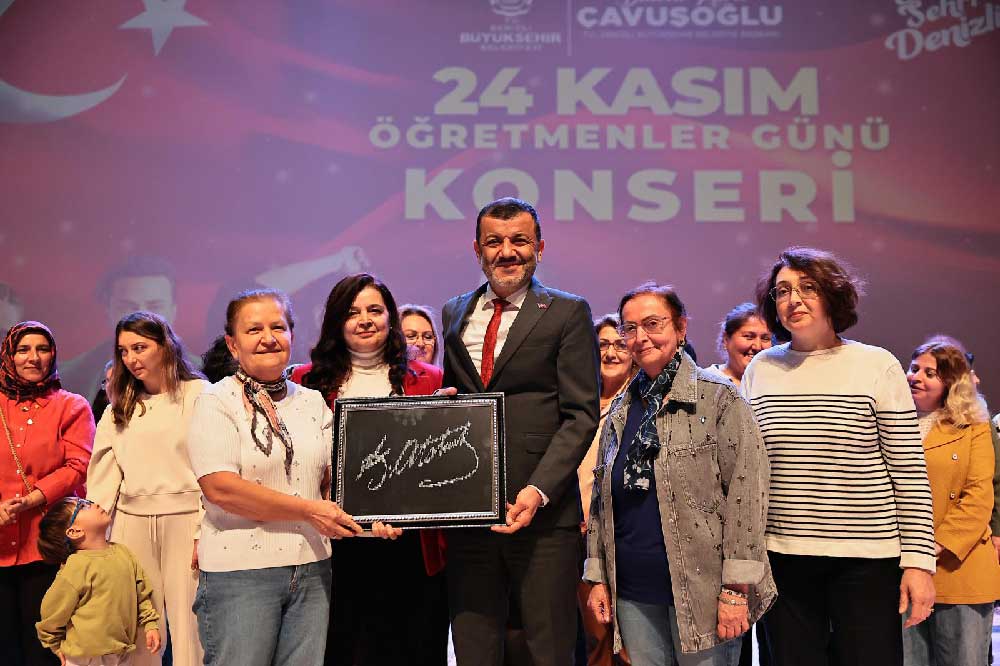 Denizlide Sanatcilar Ogretmenler Icin Sahne Aldi 1