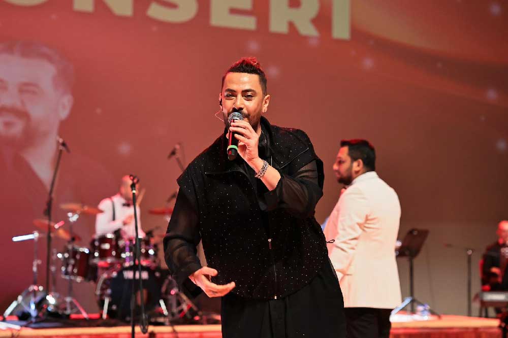 Denizlide Sanatcilar Ogretmenler Icin Sahne Aldi