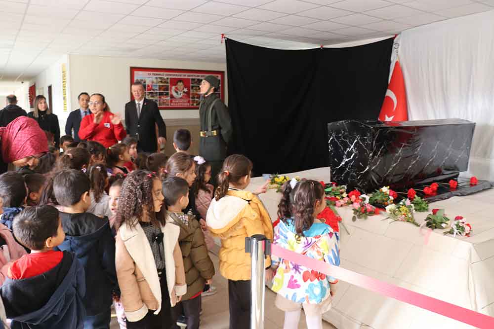 Denizlide Yasayan Ogrenciler Atasinin Huzuruna Cikti 2