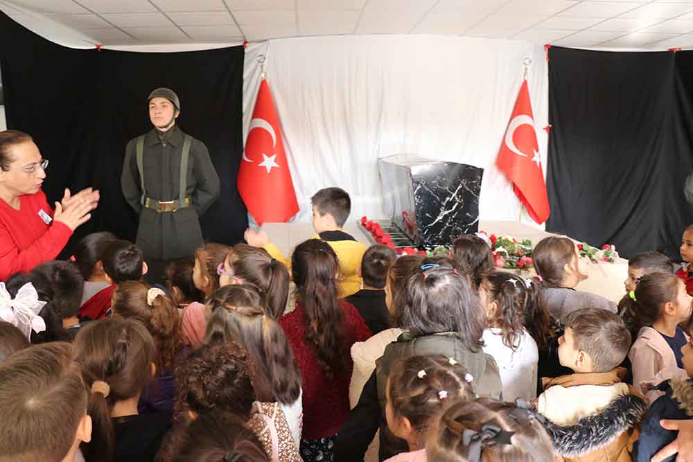 Denizlide Yasayan Ogrenciler Atasinin Huzuruna Cikti 3