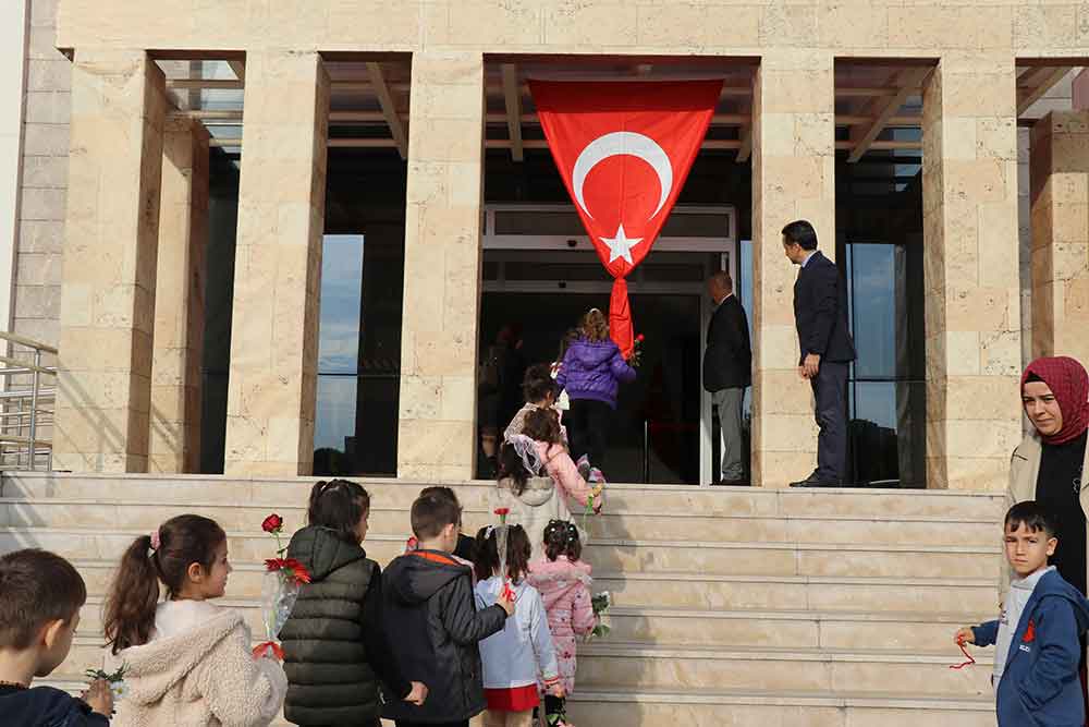 Denizlide Yasayan Ogrenciler Atasinin Huzuruna Cikti 4