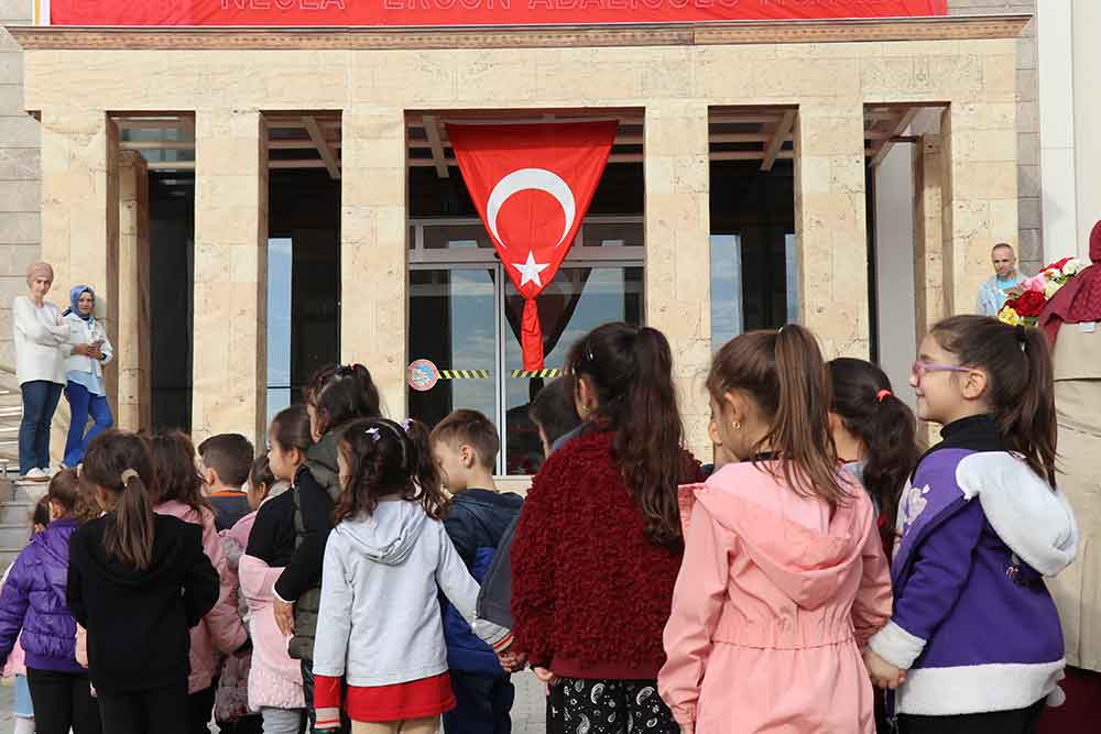 Denizlide Yasayan Ogrenciler Atasinin Huzuruna Cikti 5