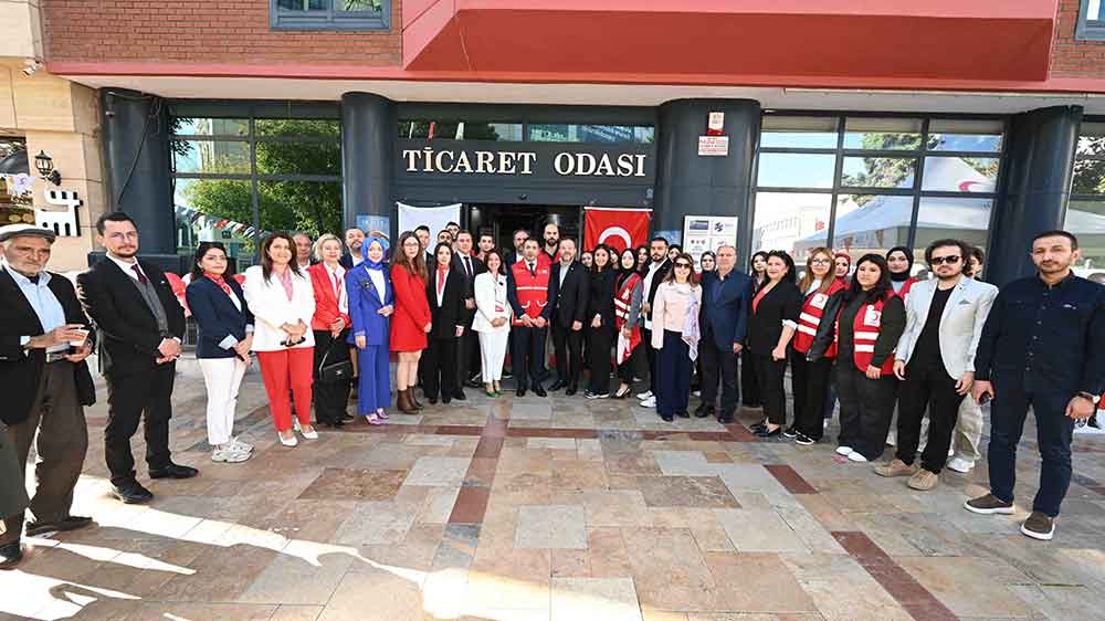 Farkindalik Olusturmak Icin Dtonun Onune Kizilay Cadirlari Kuruldu 8