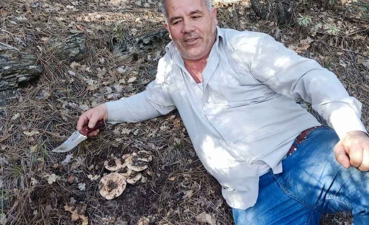 Mahalleli Hem Doga Yuruyus Yapiyor Hemde Cintar Topluyor