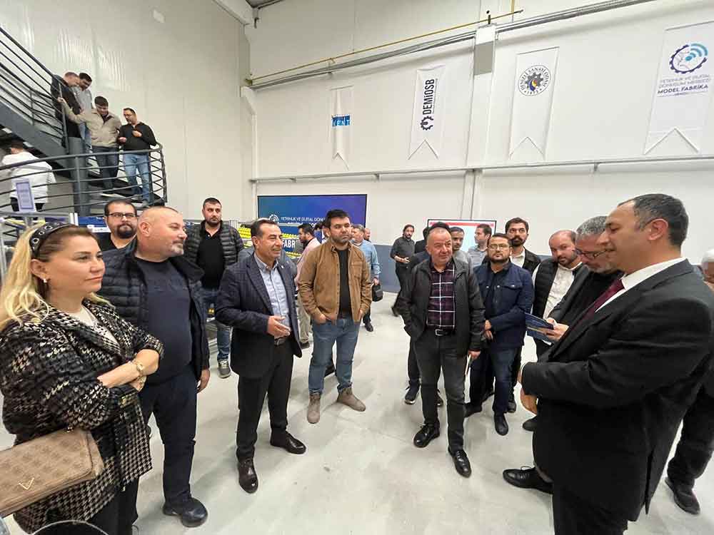 Maksiad Baskani Sari Model Fabrika Sanayimize Onemli Katkilar Sunuyor 2