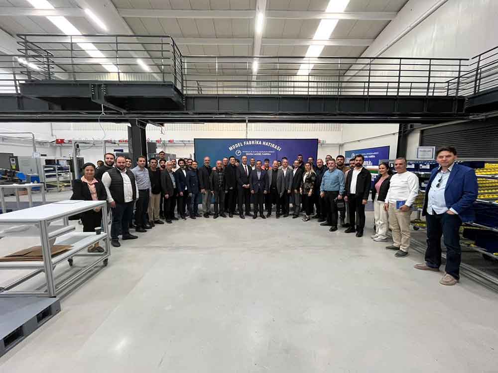 Maksiad Baskani Sari Model Fabrika Sanayimize Onemli Katkilar Sunuyor 3