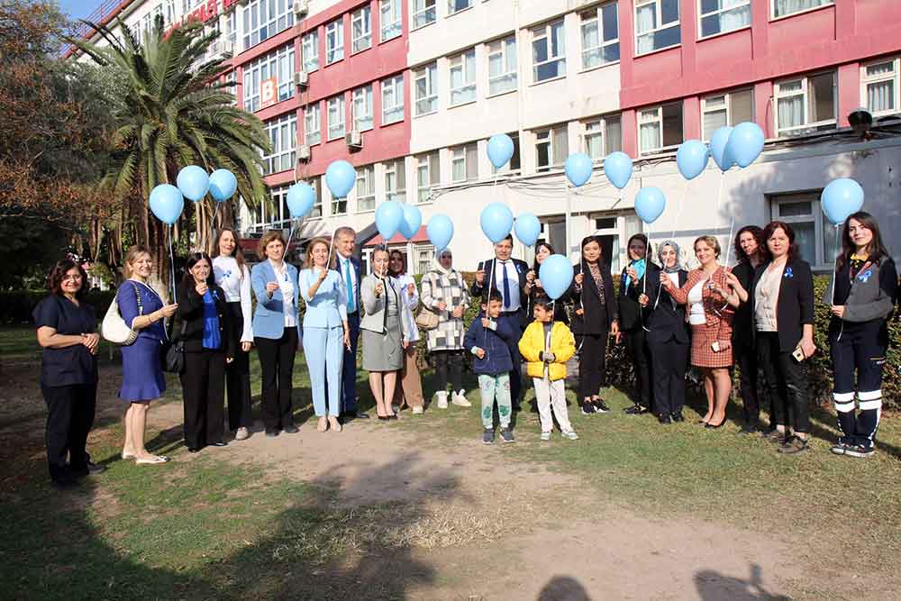 Mavi Balonlar Diyabete Farkindalik Icin Gokyuzune Birakildi