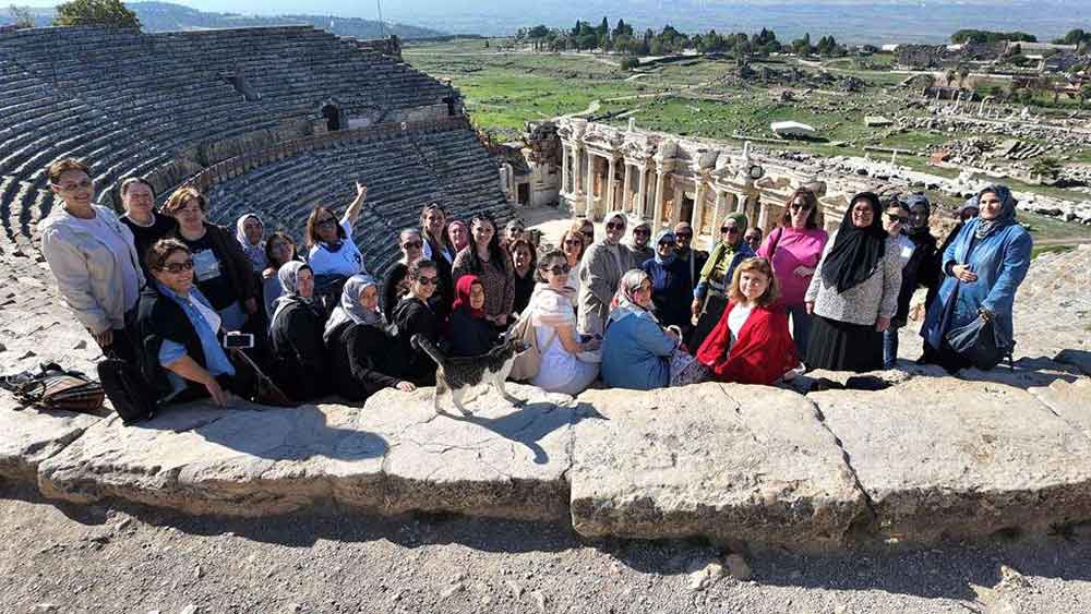 Merkezefendili Kadinlar Pamukkale Ve Kaklik Magarasini Geziyor 4