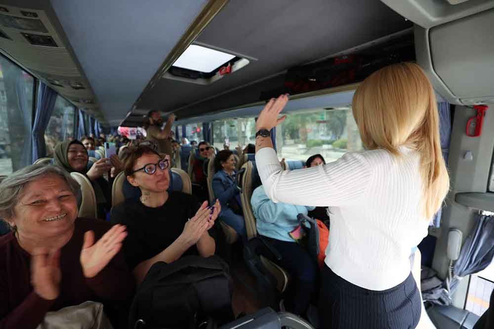 Merkezefendili Kadinlar Pamukkale Ve Kaklik Magarasini Geziyor 5