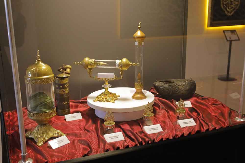 Mukaddes Emanetler Sergisi Yogun Ilgi Gordu 3