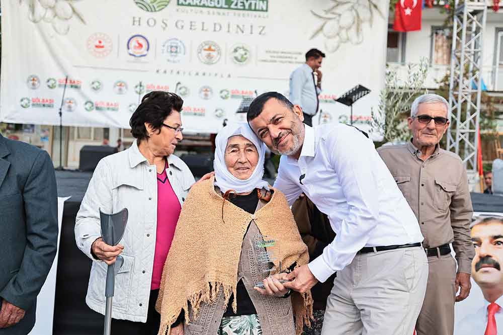 Nuri Baskan Ile Hilmiye Teyzenin Andimiz Ani 10 Kasim Oncesi Yurekleri Titretti 1