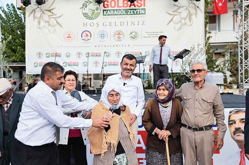 Nuri Baskan Ile Hilmiye Teyzenin Andimiz Ani 10 Kasim Oncesi Yurekleri Titretti