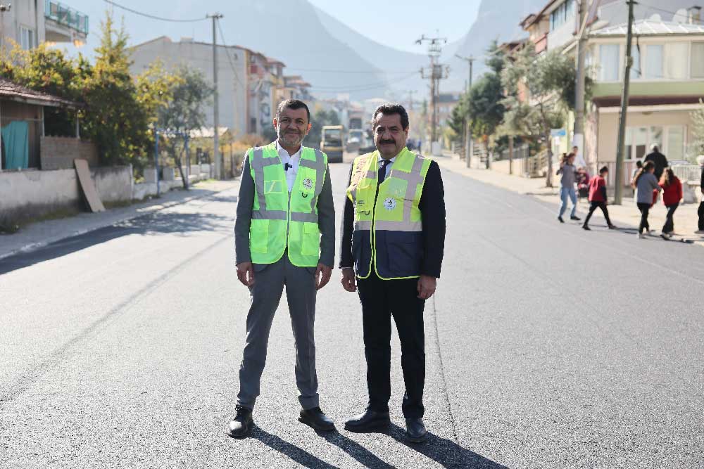 Pamukkalede Yol Atagi Hiz Kesmiyor Sira Yildirim Beyazit Caddesinde 1