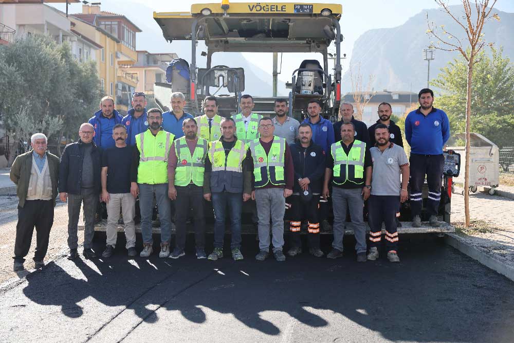 Pamukkalede Yol Atagi Hiz Kesmiyor Sira Yildirim Beyazit Caddesinde