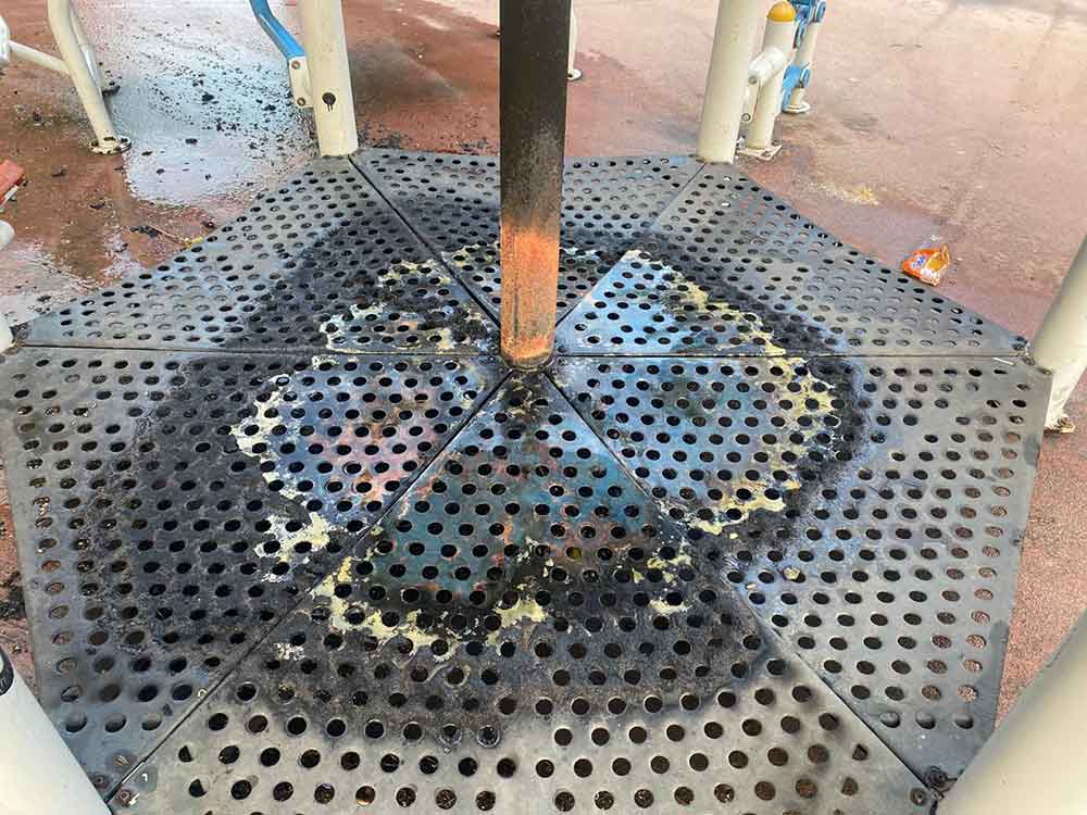 Parkta Oynayan Cocuklar Oyuncagi Atese Verdi