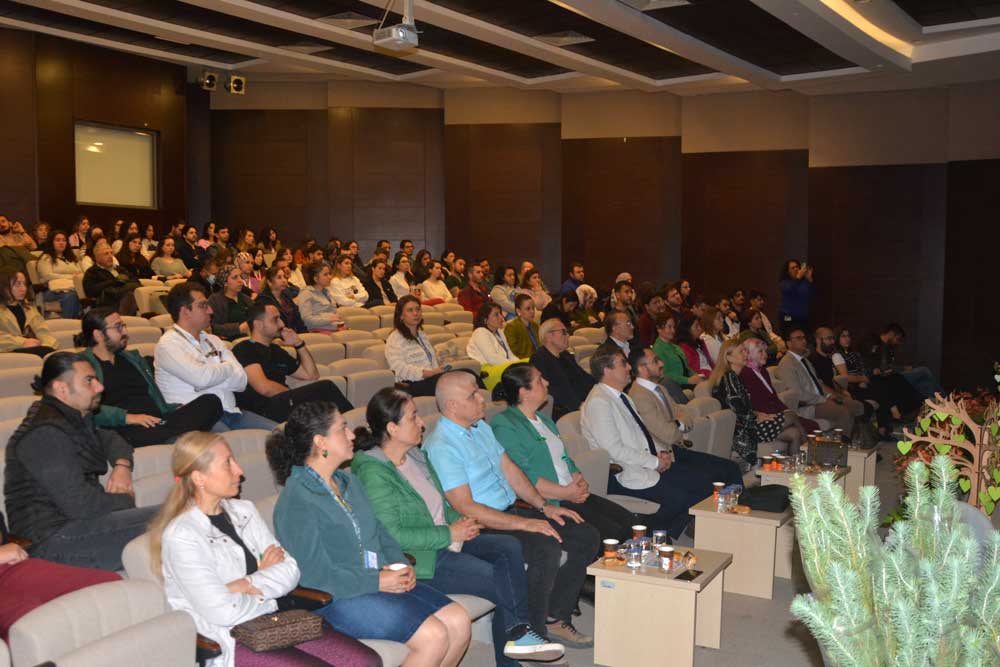 Paude Hastanelerinde Beyin Olumunden Umuda Donor Yonetimi Ve Organ Bagisi Sempozyumu1