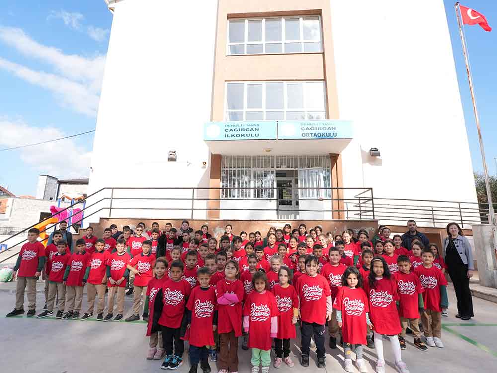 Su Perisi Lara Tiyatro Oyunu Ogrencilerle Bulustu