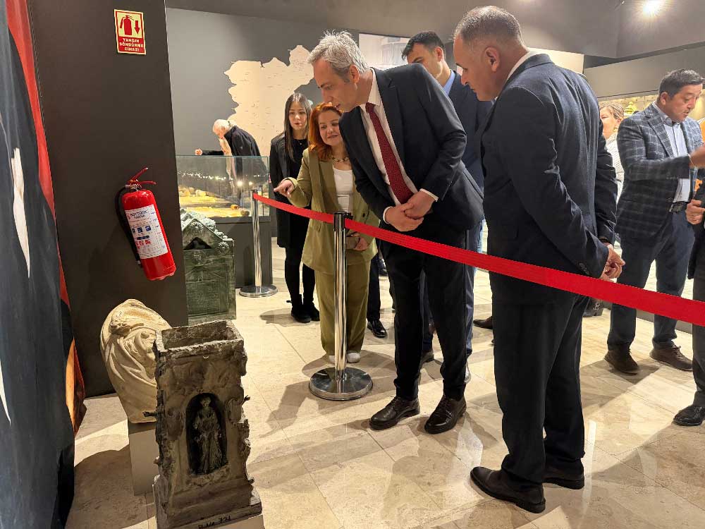 Tarihi Eser Kacakciligina Dikkat Ceken Sergi Ziyaretcilerini Agirliyor 5