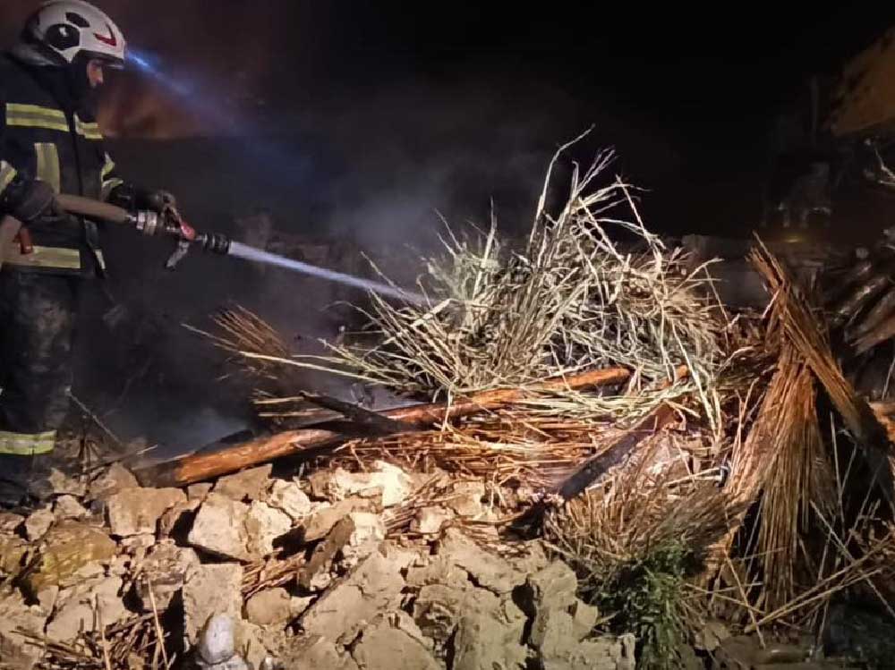 Tek Katli Evdeki Yangin Korkuttu 1