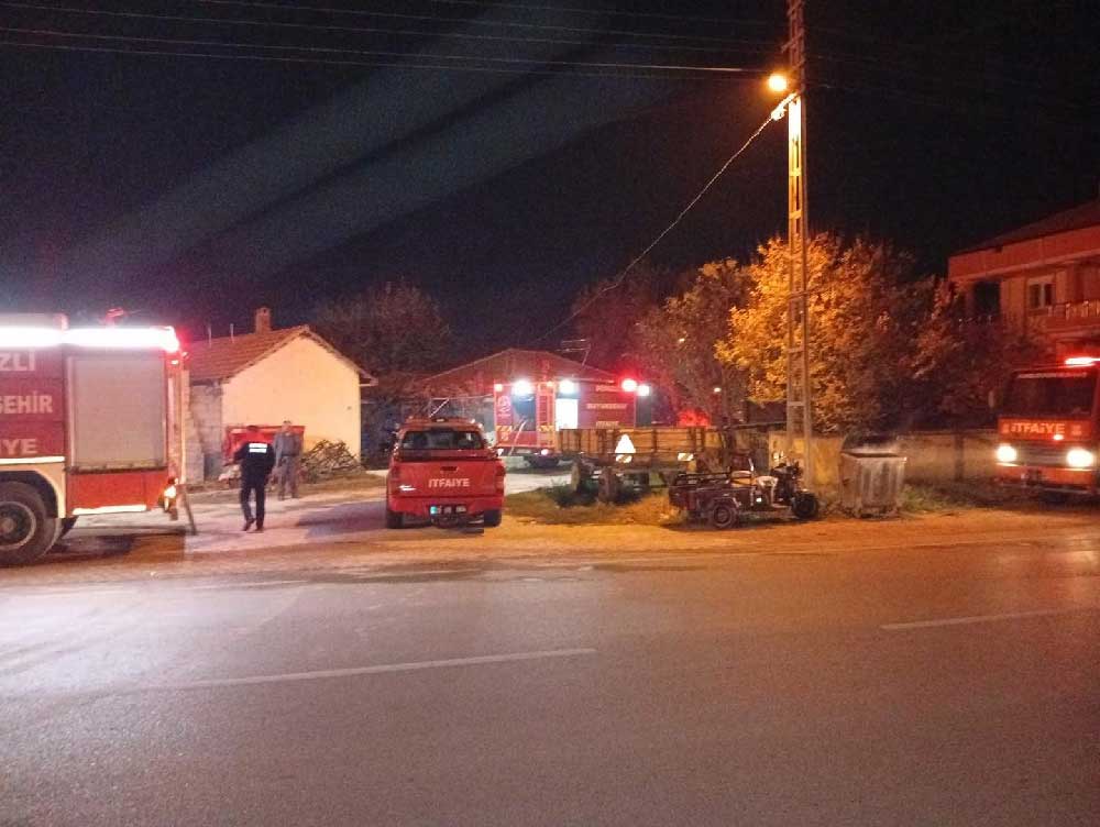 Tek Katli Evdeki Yangin Korkuttu 3