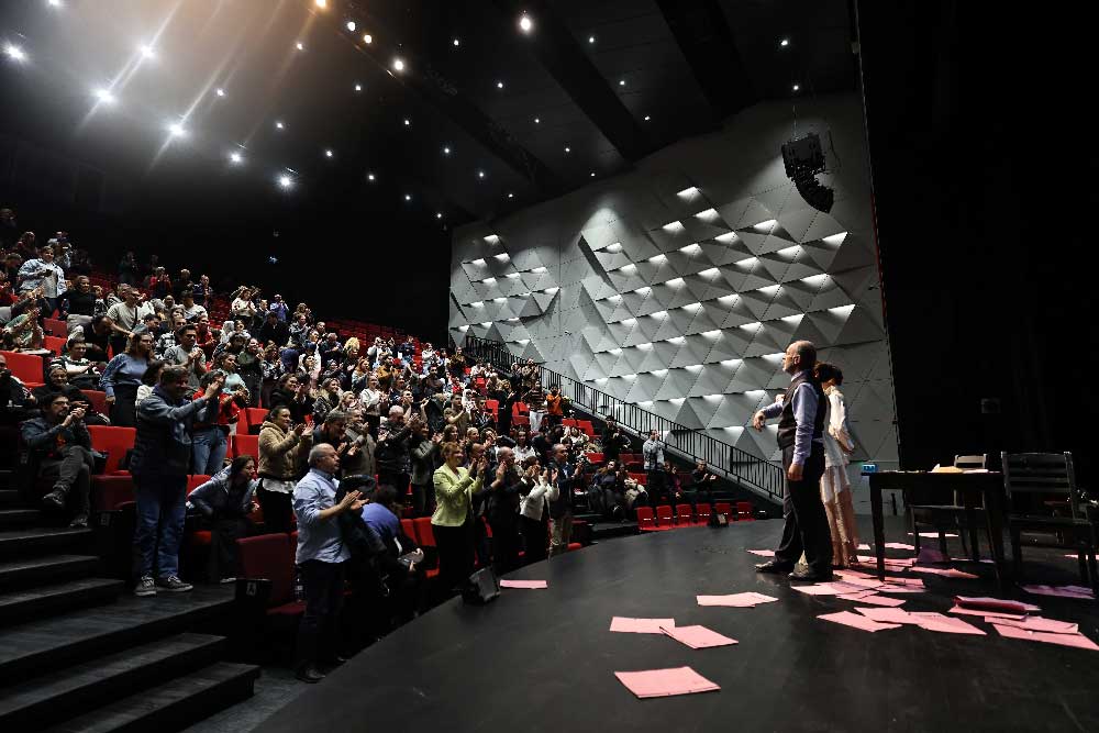 Turk Tiyatrosunun Bellegi Buyuksehir Sahnesinde 1
