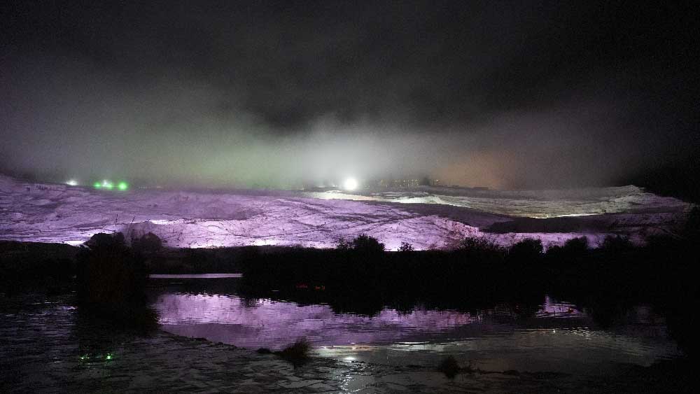 Beyaz Cennette Yagmur Sonrasi Olusan Sis Kartpostallik Goruntuler Olusturdu 4