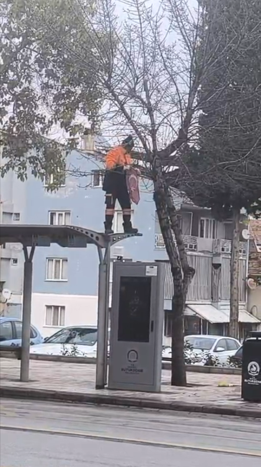 Büyükşehir Personelinden Alkışlanacak Hareket (3)