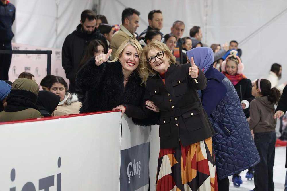 Buz Pateni Pisti Genclerin Yeni Bulusma Noktasi Oldu 3