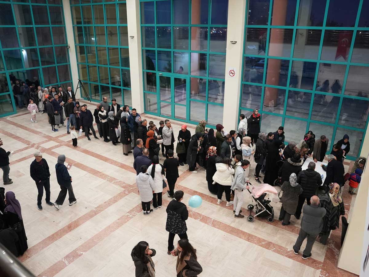 Denizli Kitap Fuari Vatandas Akin Ediyor1