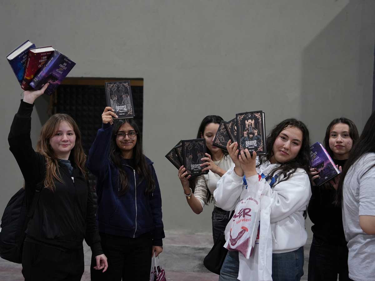 Denizli Kitap Fuari Vatandas Akin Ediyor2