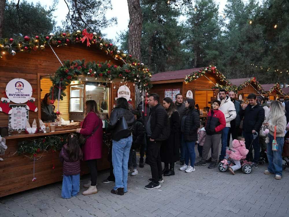 Denizli Yilbasi Festivaline Akin Ediyor 4