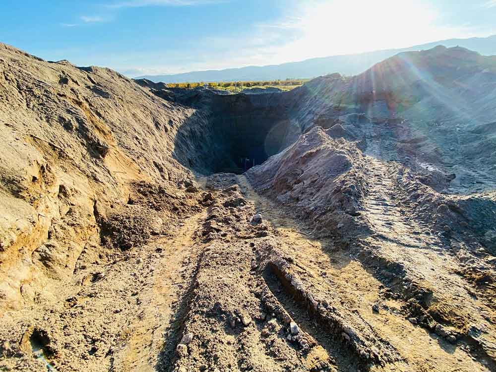 Denizlide 30 Metrelik Cukur Kazip Tarihi Eser Aradilar 4