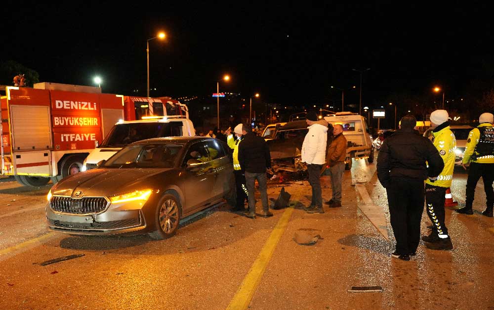 Denizlide 5 Aracin Karistigi Zincirleme Kaza Cok Sayida Kisi Yaralandi 2