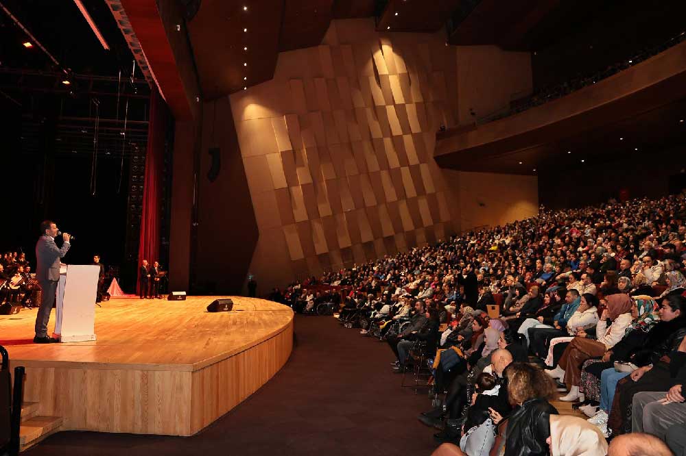 Denizlide Binlerce Kisi Ayni Manevi Iklimde Bir Araya Geldi