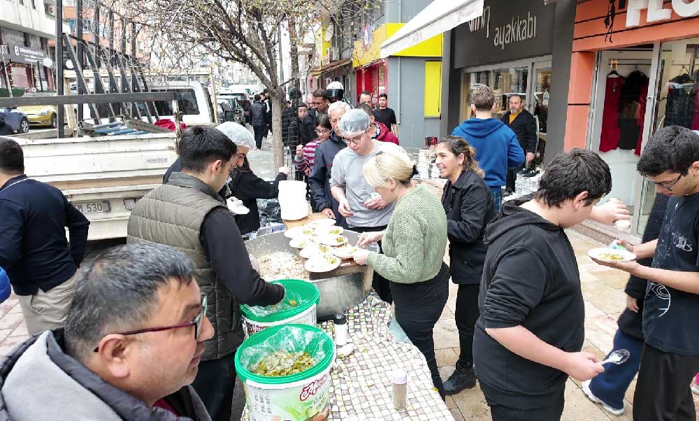 Denizlide Esnaflardan Tavuklu Pilav Hayri 3