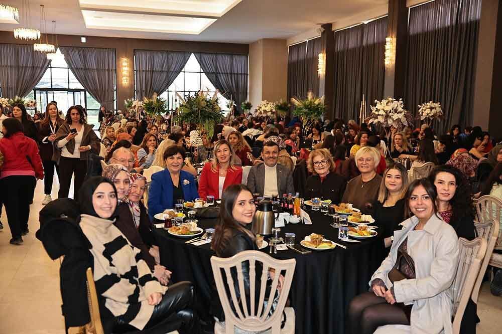 Denizlide Kadin Kursiyerlere Yeni Yila Merhaba Etkinligi 1