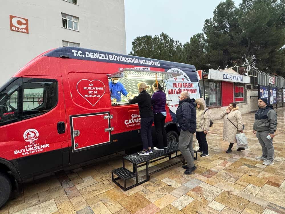 Denizlide Soguk Ve Yagmurlu Havada Vatandaslara Sicak Corba 2