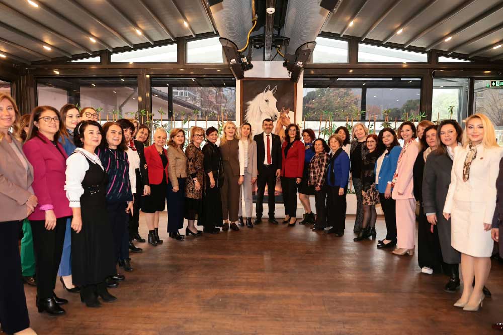 Kadin Meclisinden Dunya Kadin Haklari Gununde Anlamli Bulusma