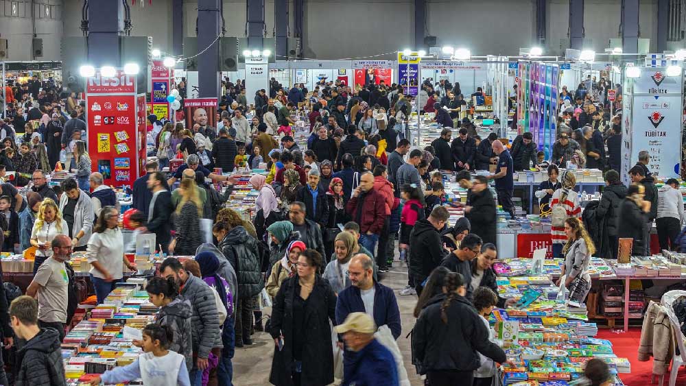 Kitapseverler Hafta Sonu Bu Fuarda Bulustu 6