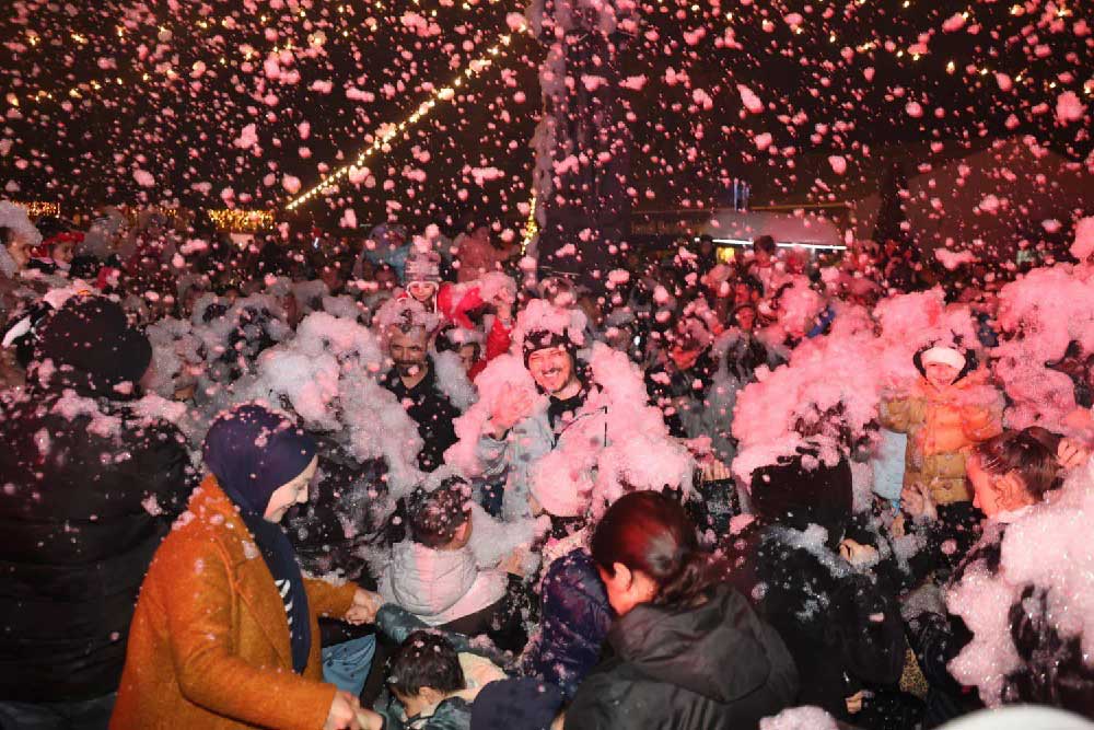 Merkezefendide Yeni Yil Coskusu Ayna Konseriyle Yasanacak