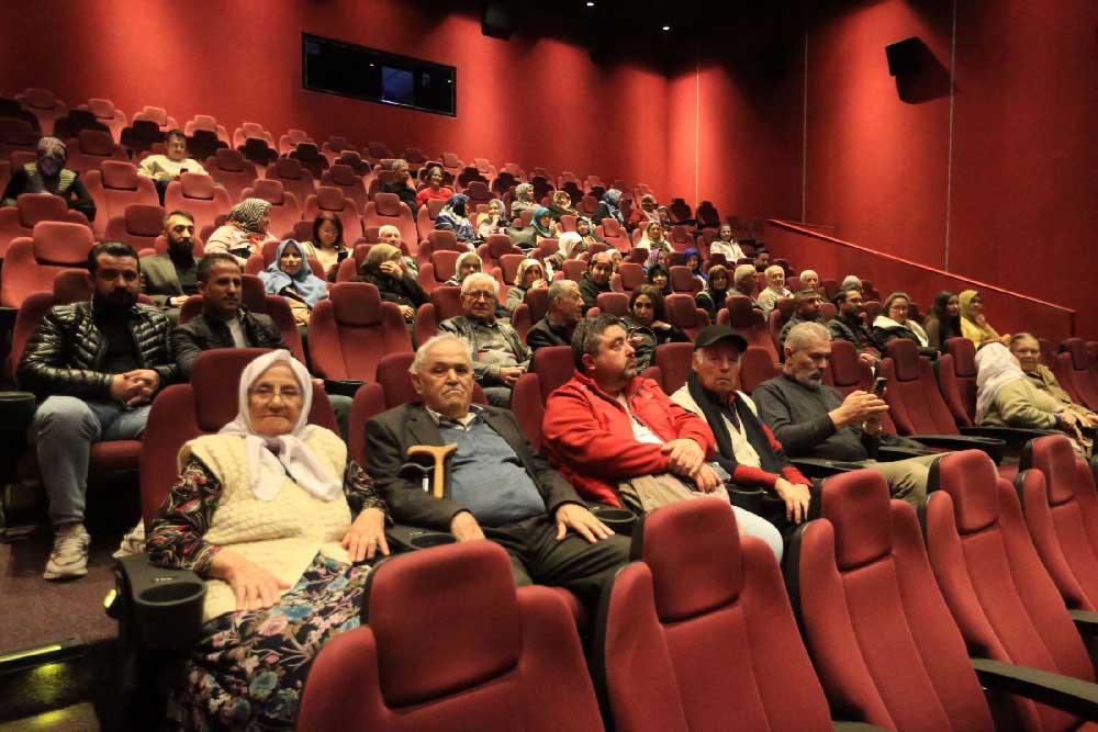 Pamukkale Alzheimer Merkezinden Nostalji Dolu Sinema Etkinligi 3