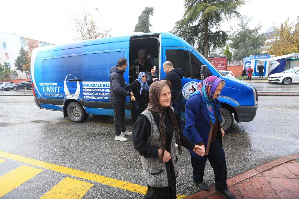 Pamukkale Alzheimer Merkezinden Nostalji Dolu Sinema Etkinligi 4