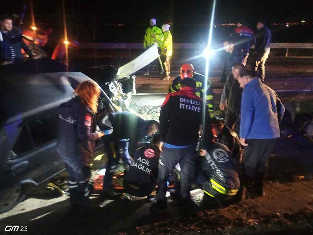 Traktor Ile Otomobilin Carpistigi Kazada 3 Kisi Yaralandi 1