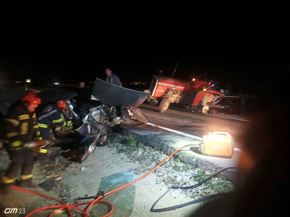 Traktor Ile Otomobilin Carpistigi Kazada 3 Kisi Yaralandi 2