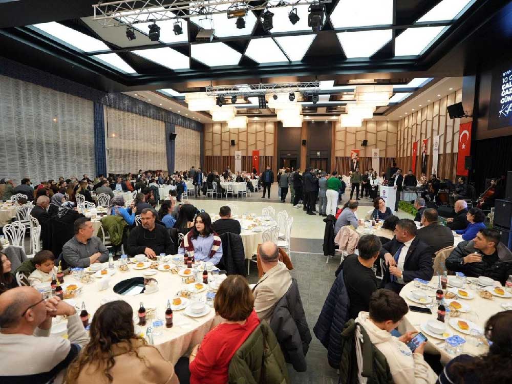 Baskan Cavusoglu Gazeteciler Ve Aileleri Ile Bir Araya Geldi 3