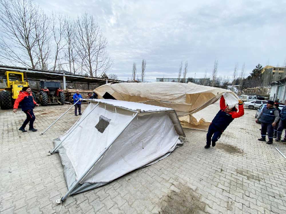 Cameli Belediyesi Yerel Destek Ekibine Afaddan Cadir Kurma Egitimi Verildi 2