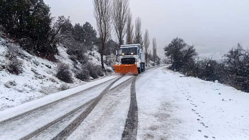 Camelide Kar Mesaisi Ekipler Ulasim Icin Seferber Oldu2