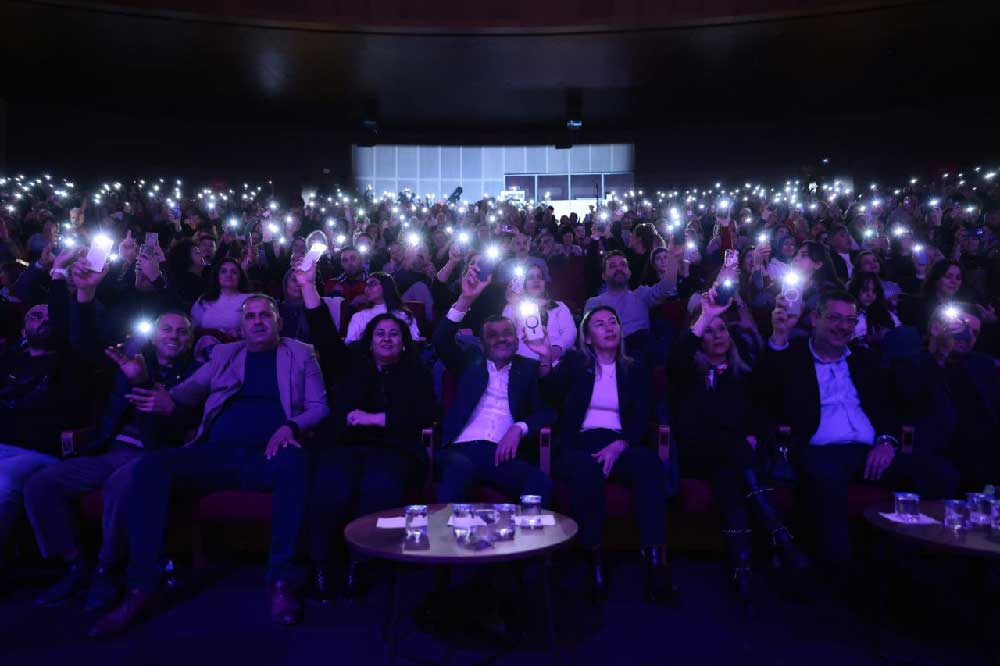 Denizli Buyuksehirden Ferdi Tayfur Anma Gecesi