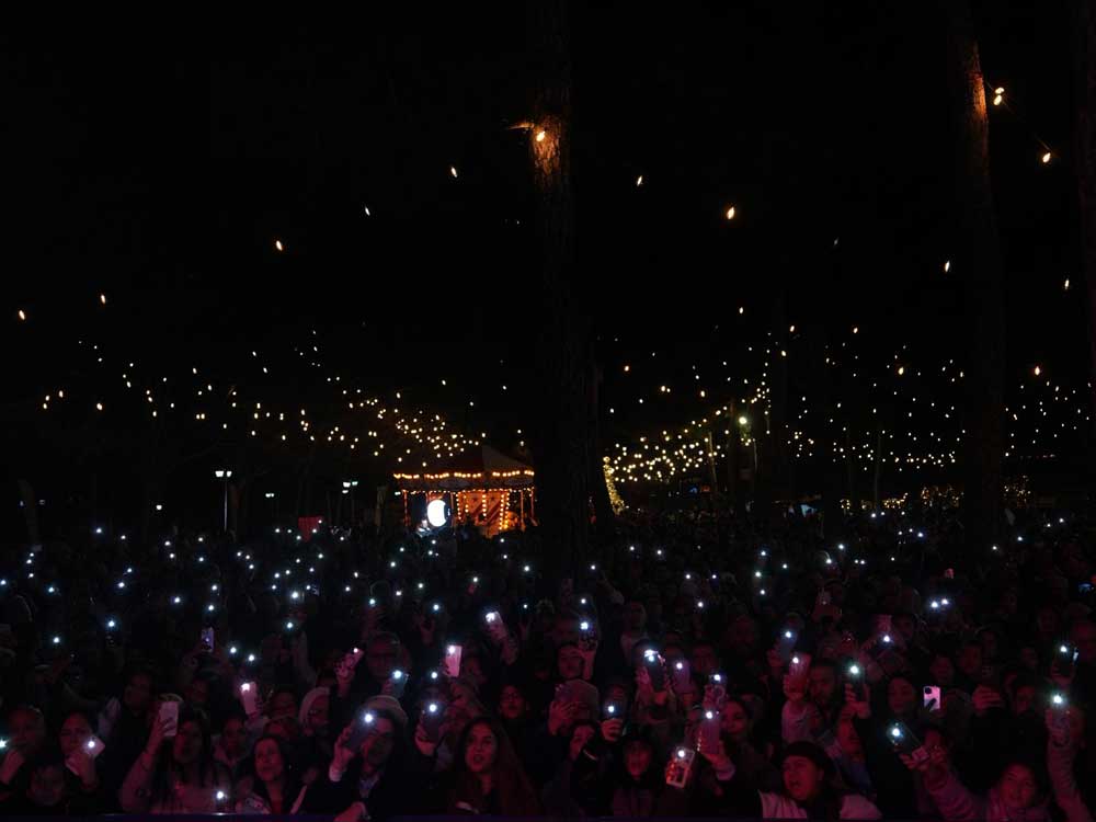 Denizli Buyuksehirin Ilk Yilbasi Festivali Renkli Etkinliklerle Final Yapti3